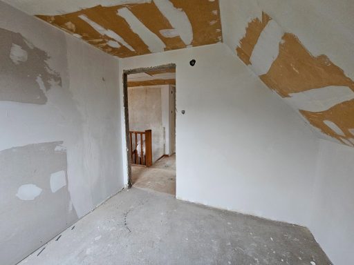 Gästezimmer 01: Spachtelarbeiten abgeschlossen