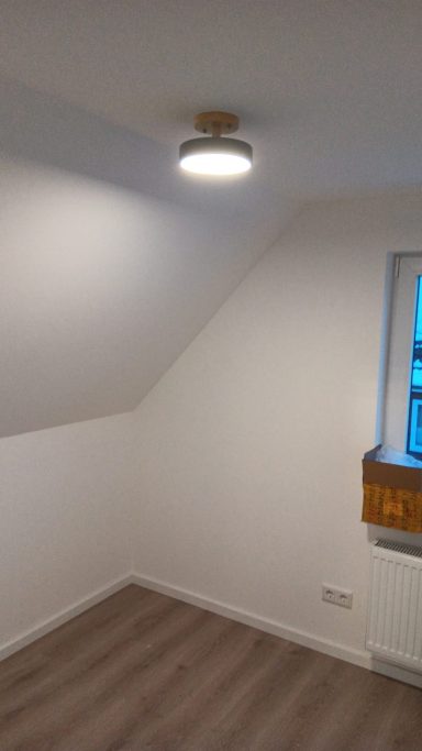 Deckenlampe im Gästezimmer OG