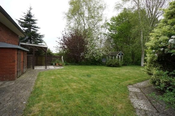Ansicht Garten, hinter dem Haus