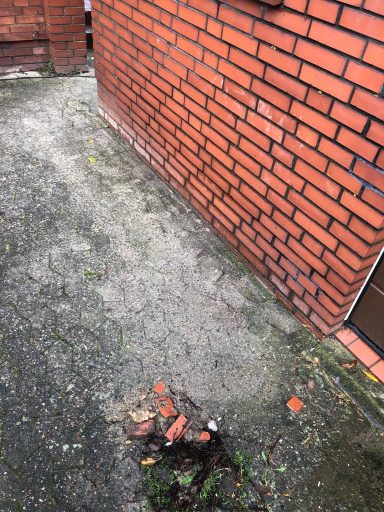 Erdkabel zwischen Haus und Anbau ist verlegt